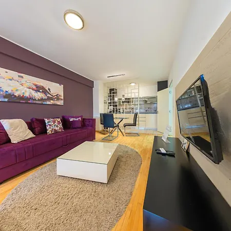 Nar Royalton Deluxe #40 Free Parking Apartment *