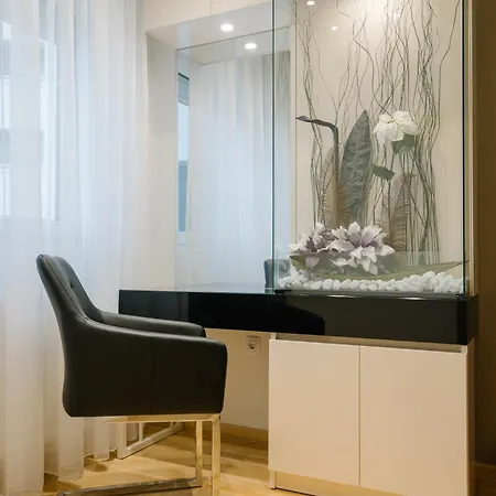 Nar Royalton Deluxe #40 Free Parking Ni