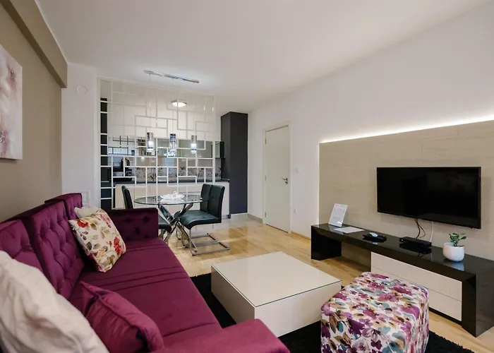 Nar Royalton Deluxe #40 Free Parking Ni